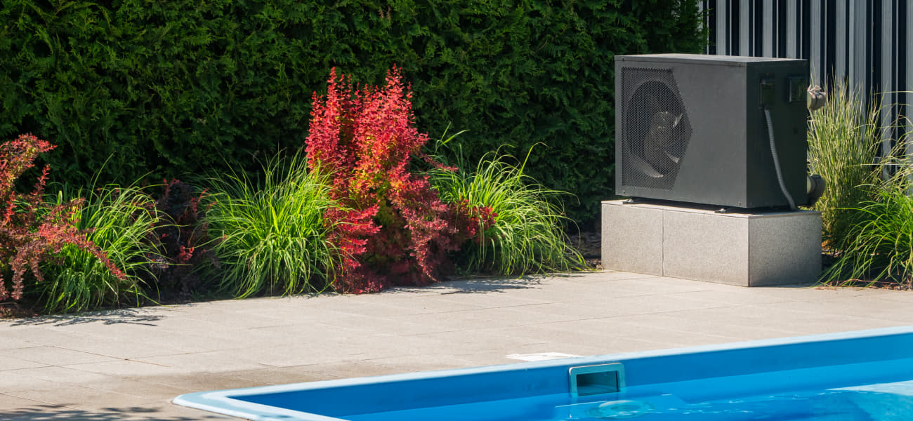 Poolheizung – Wärmepumpe, Solarfolie oder Heizstab?