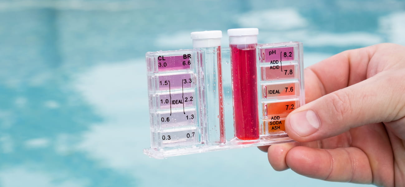 Wie stellt man den pH-Wert im Pool richtig ein?